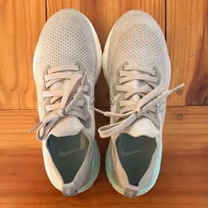 Nike women’s Epic React Flyknit 2 Running Shoes